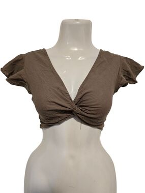 Dress Day - Twist-Front Crop Top